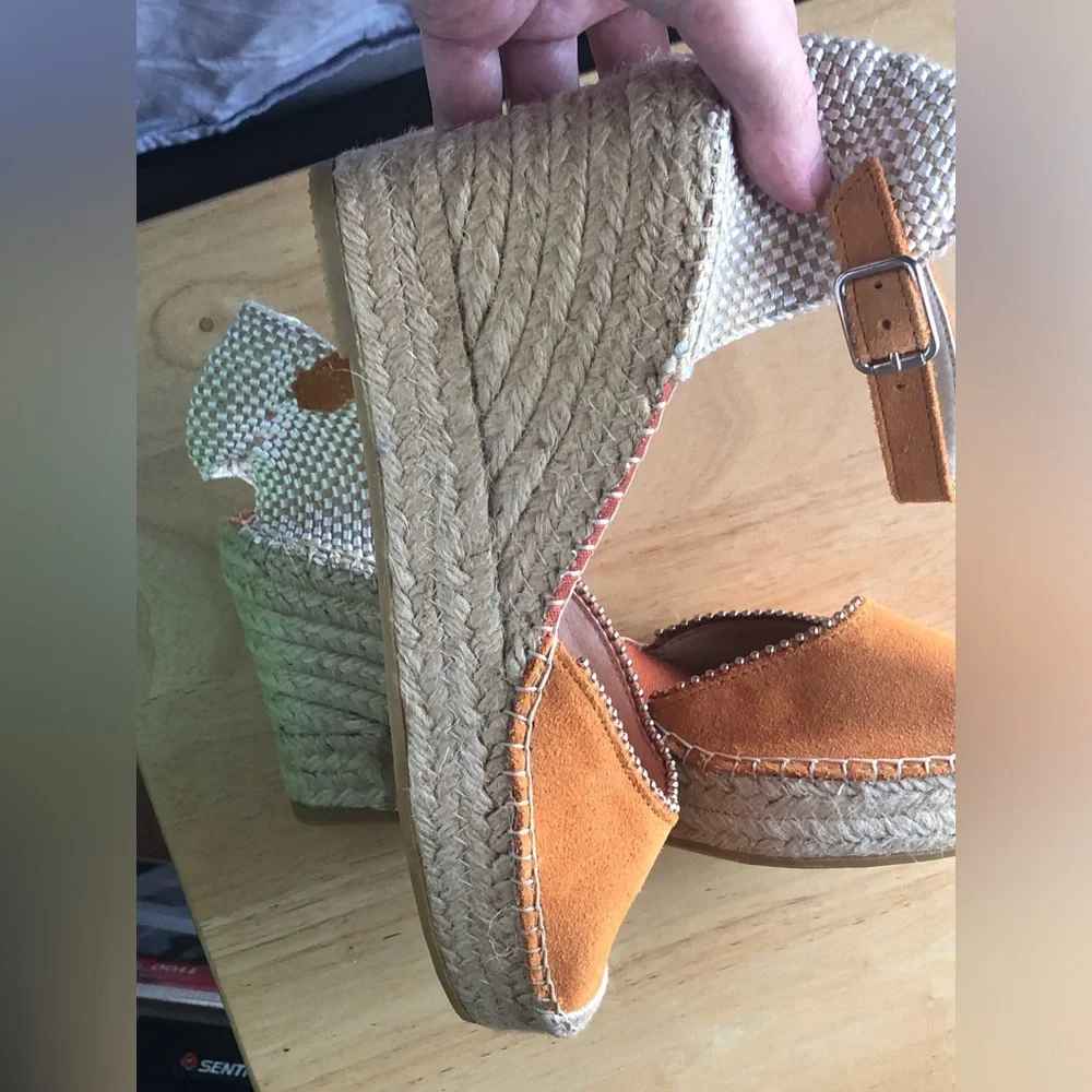 NWOT Clarks Women’s Orange Espadrille Wedge Sandals with Ankle Strap 9.5 Spain